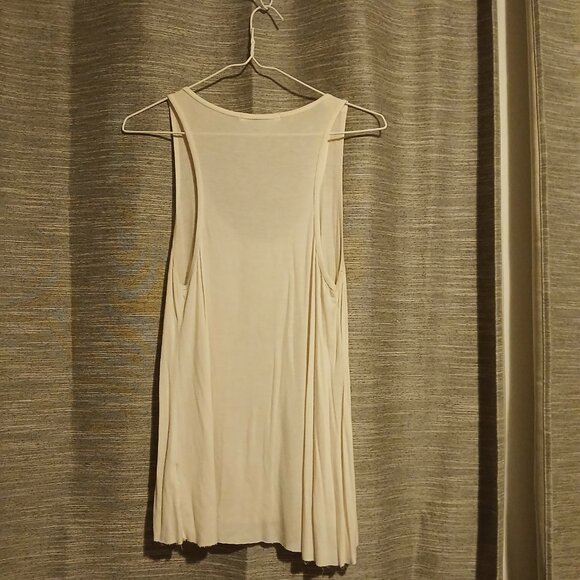 💣4/$10 💣 Guess tank - Picture 2 of 3